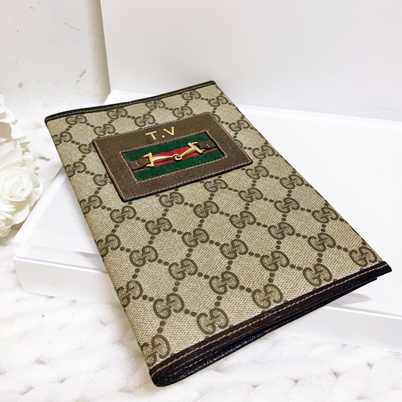 Authentic Gucci Home ULTRA RARE Collector’s Supreme T.V Guide Book Sleeve Set - Picture 3 of 11